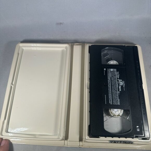 The Rescuers Walt Disney Classic VHS 1999 Animated Movie 76 Min Color - Picture 3 of 3